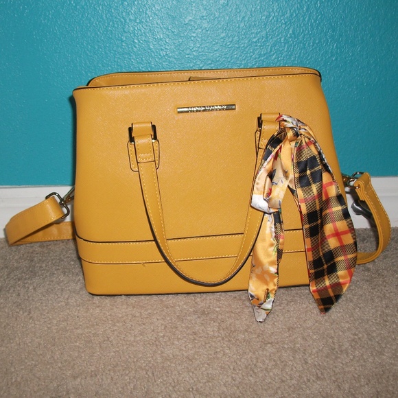 Steve Madden Handbags - 🔥Final Price🔥 Steve Madden Yellow Bag